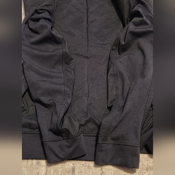Mens Lululemon All The Range Long Sleeve. Black. Size Small. EUC - Picture 4 of 7